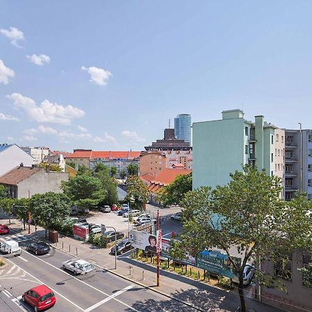 Cozy & Spacious Family Stay Near Train Station Bratislava Bagian luar foto