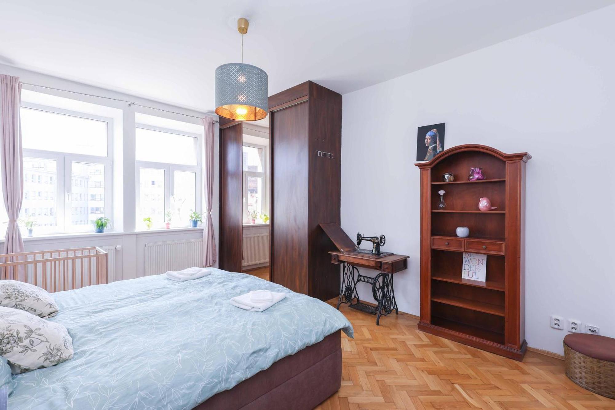 Cozy & Spacious Family Stay Near Train Station Bratislava Bagian luar foto