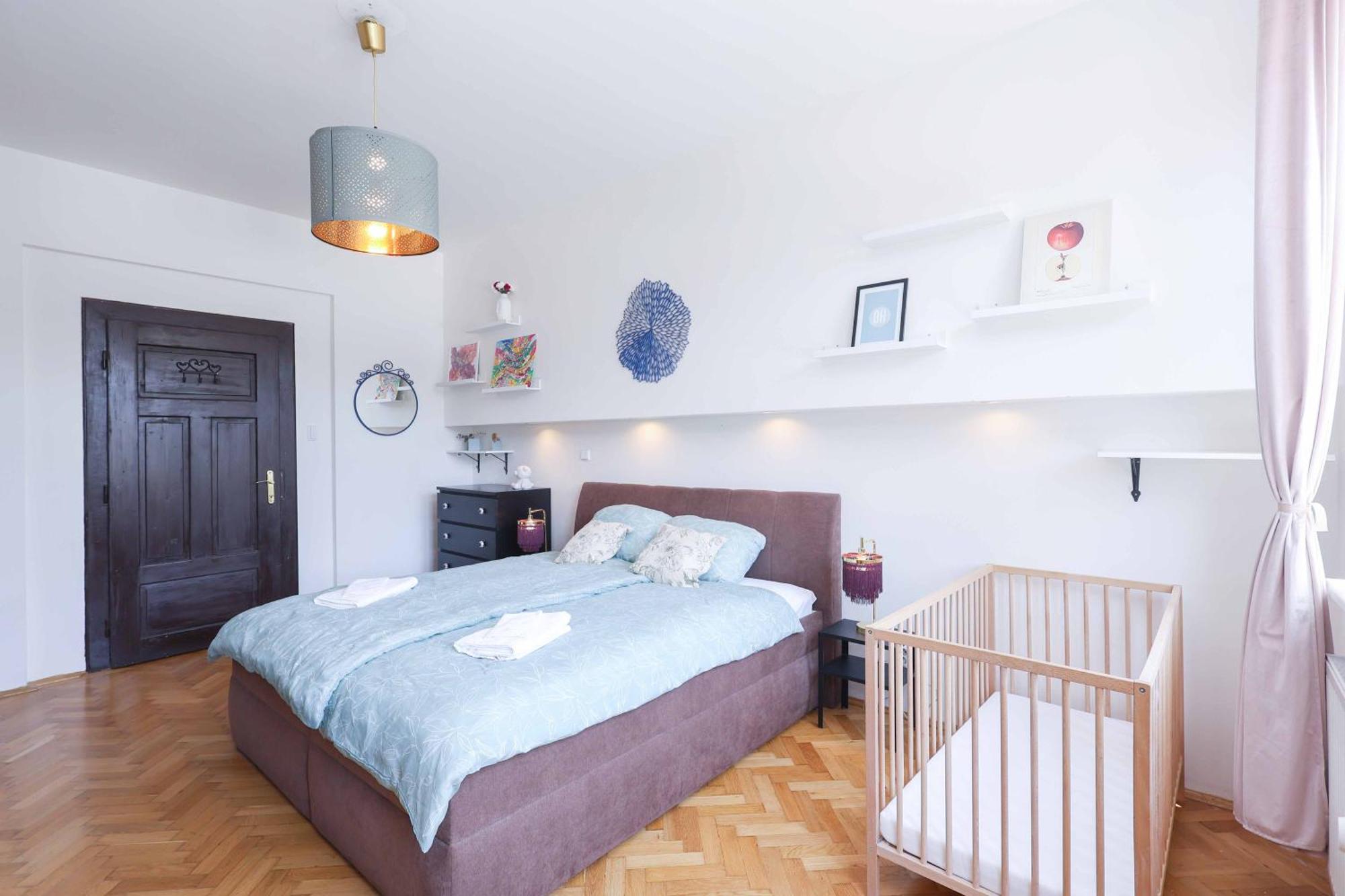 Cozy & Spacious Family Stay Near Train Station Bratislava Bagian luar foto