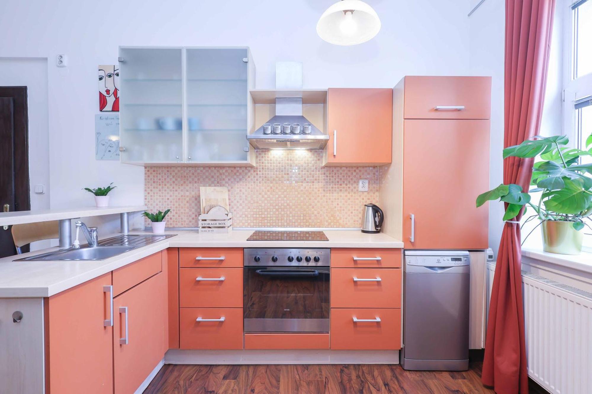 Cozy & Spacious Family Stay Near Train Station Bratislava Bagian luar foto